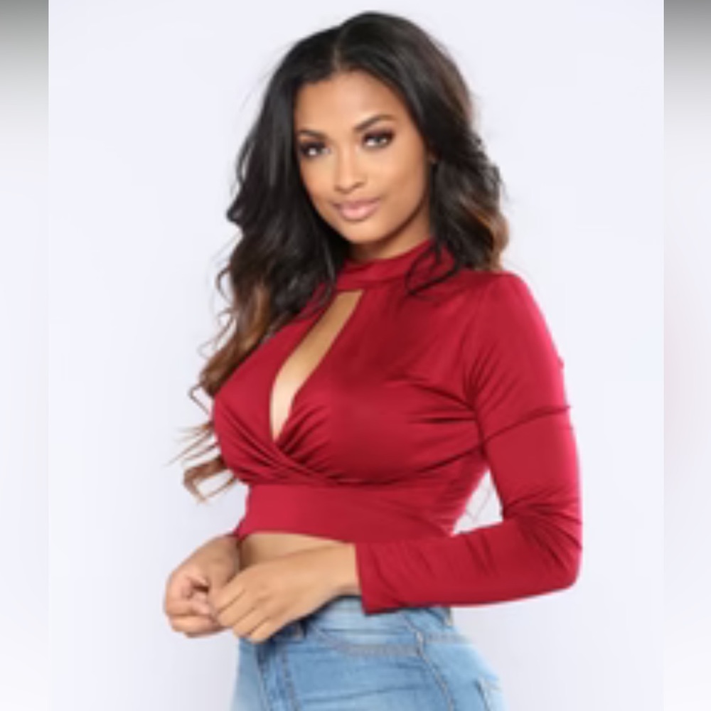 Nobody Realer Top - Burgundy
Size: L